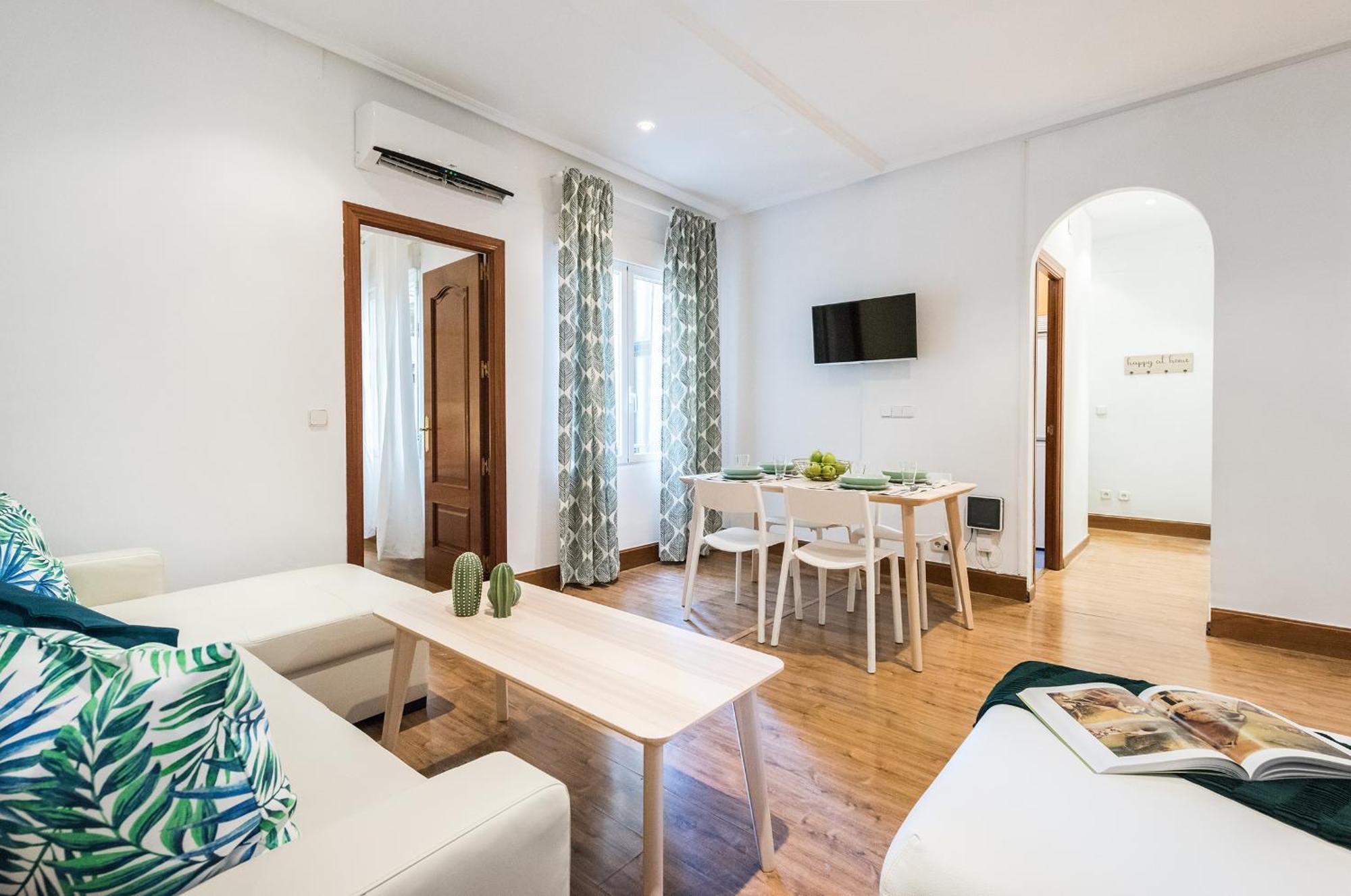 Lujosos Apartamentos En El Centro De Madrid Esterno foto