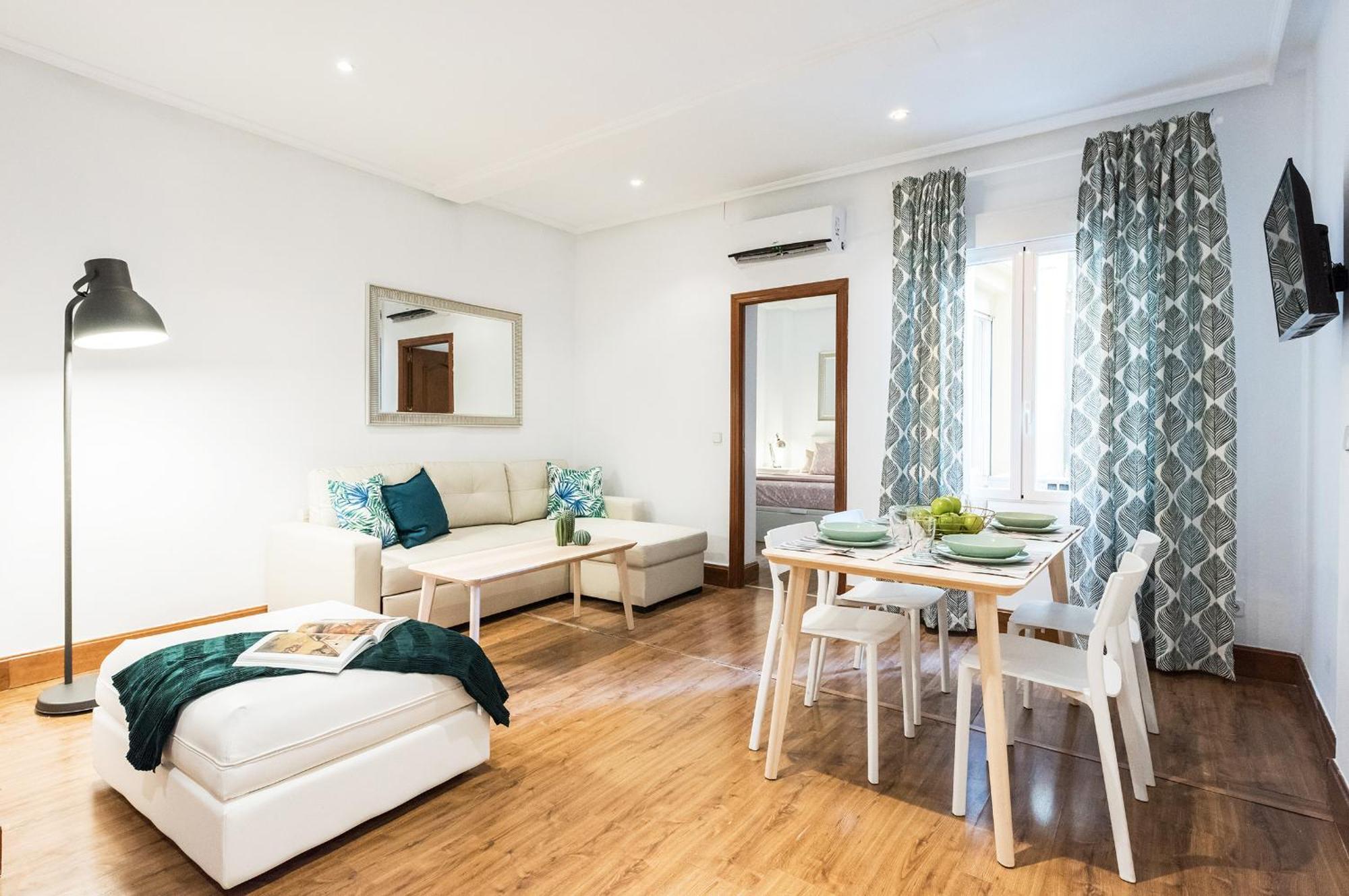 Lujosos Apartamentos En El Centro De Madrid Esterno foto